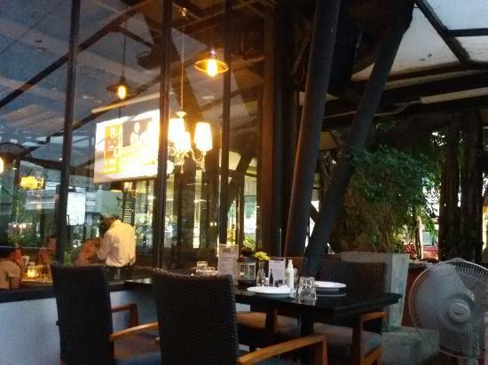 Moon Glass the Social Bar